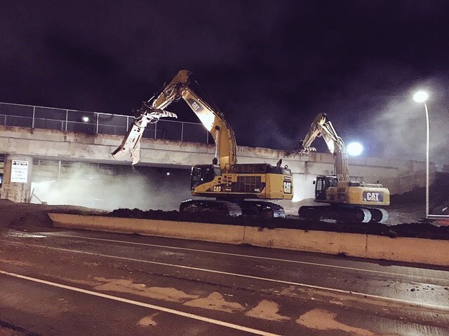Démolition du pont au-dessus l'autoroute 40