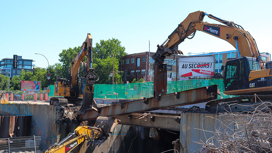 Demolition of the Jean-Talon overpass (July 2020)