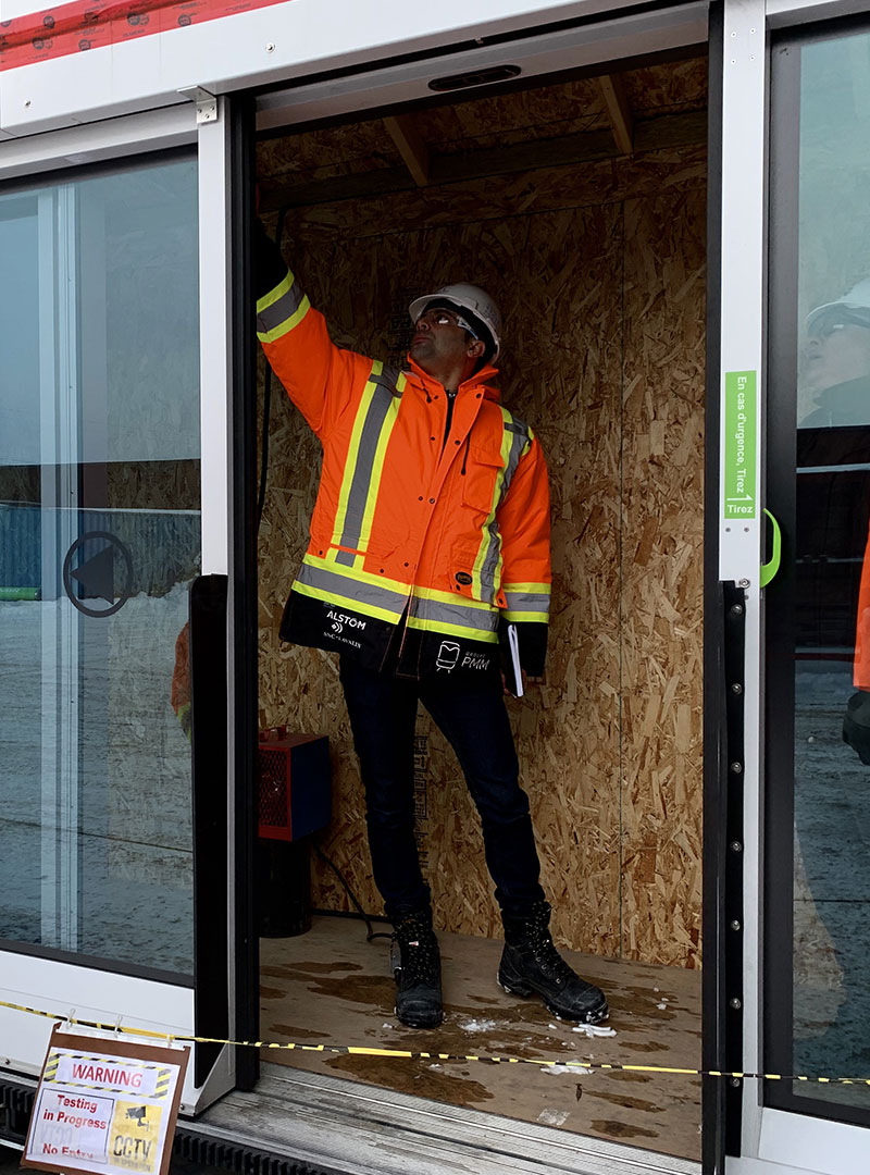 Performance tests of REM landing doors