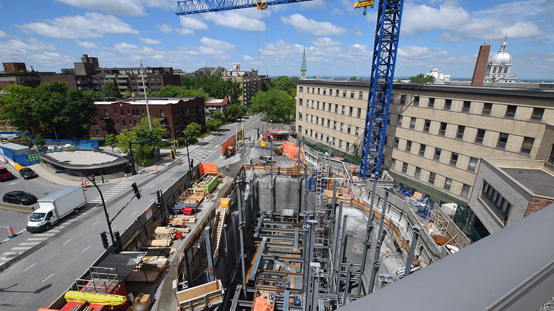 Photo of Édouard-Montpetit Station
