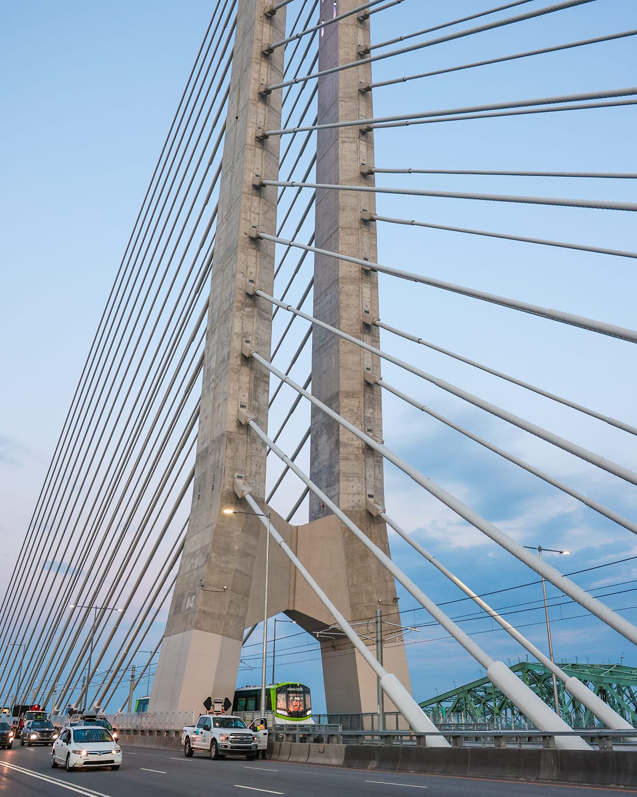 The REM car crosses the Samuel-De Champlain Bridge