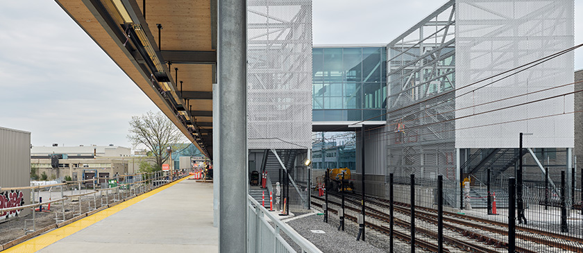 Côte-de-Liesse Station