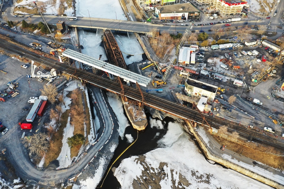 Installation des premières poutres de la structure aérienne - Avril 2019, Installation des premières poutres de la structure aérienne - Avril 2019
