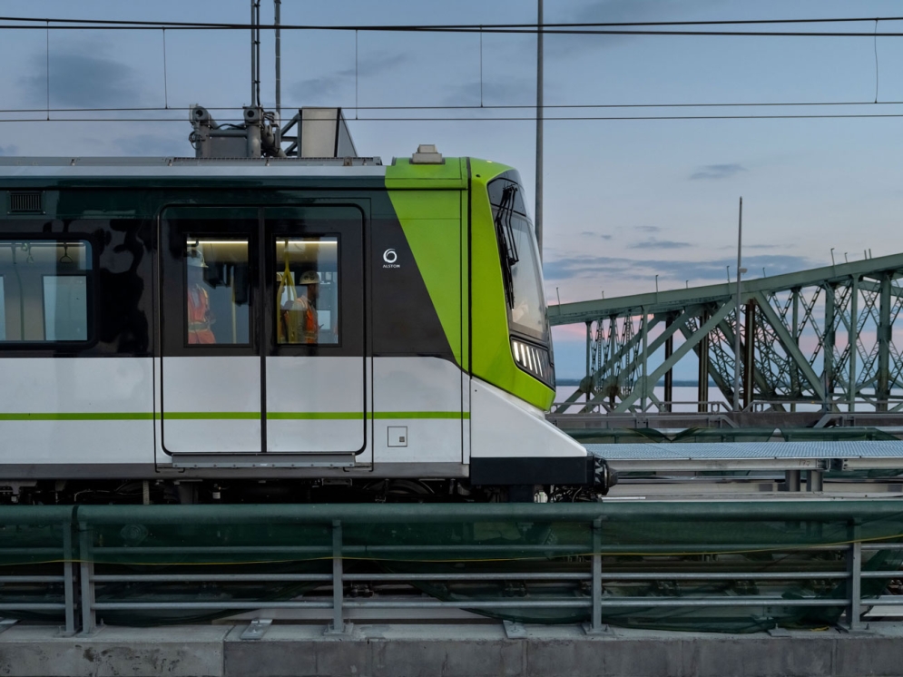 First trip across the Samuel-De Champlain Bridge | July 2022
