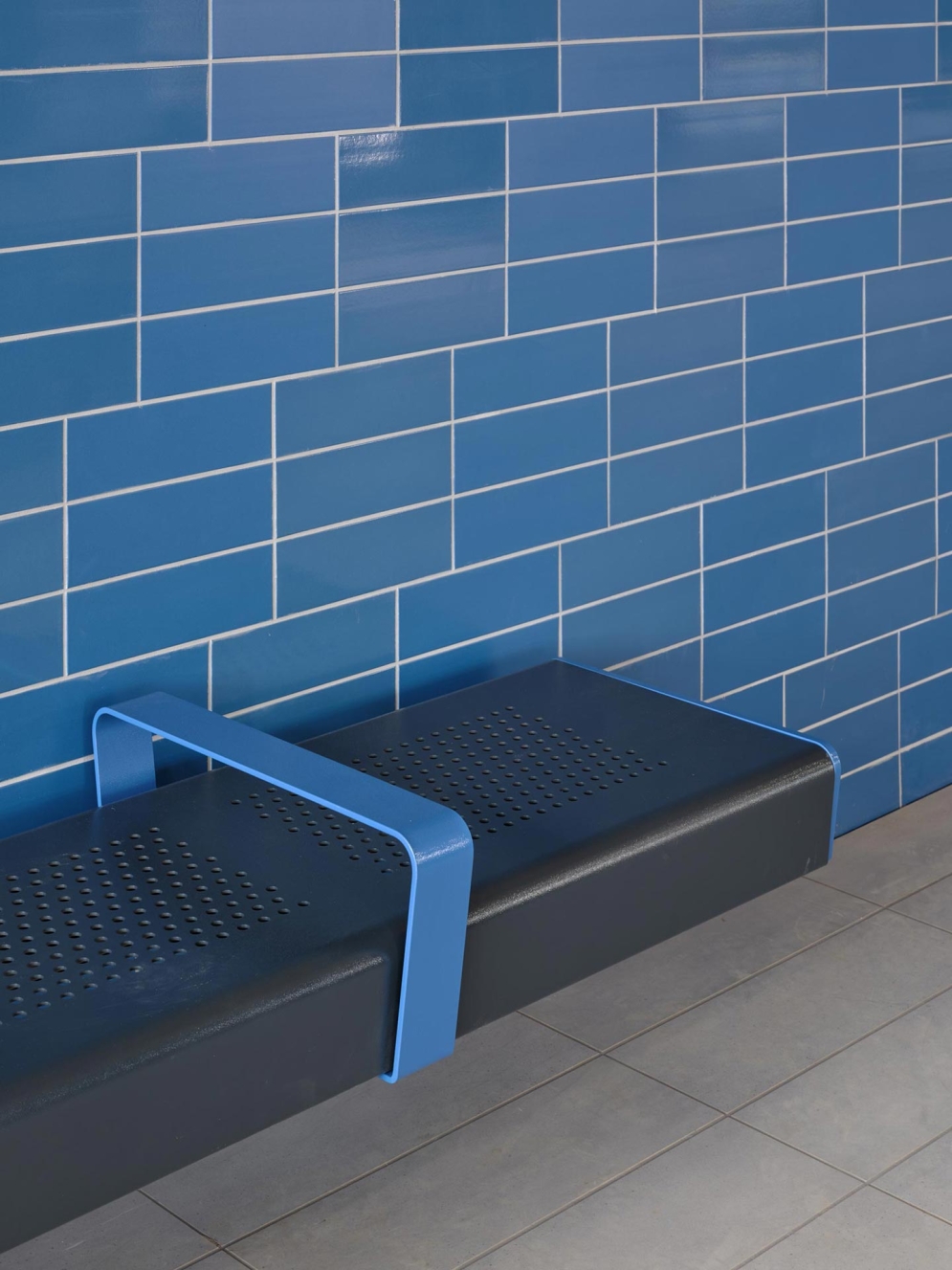 22 août 2024 – Station Pierrefonds Roxboro, mobilier intérieur – Photographe : Ulysse Lemerise 