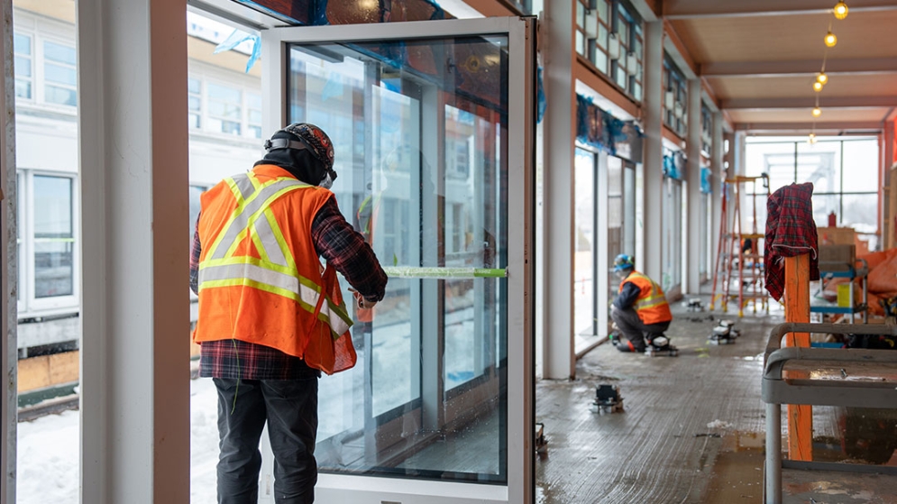 Installation of platform doors at Deux-Montagnes station - September 2023