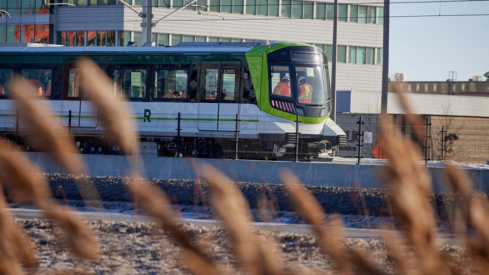 Images de la voiture du REM pendant les essais sur la Rive-Sud