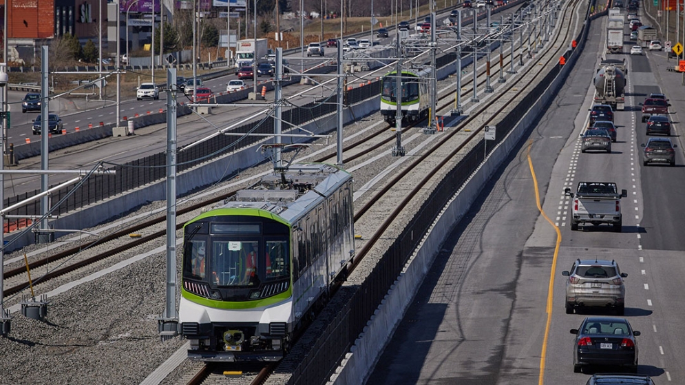 Images de la voiture du REM pendant les essais sur la Rive-Sud