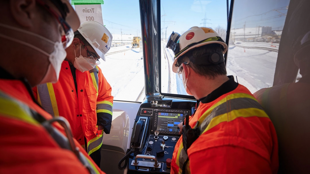 Images de l'intérieur de la voiture du REM pendant les essais sur la Rive-Sud