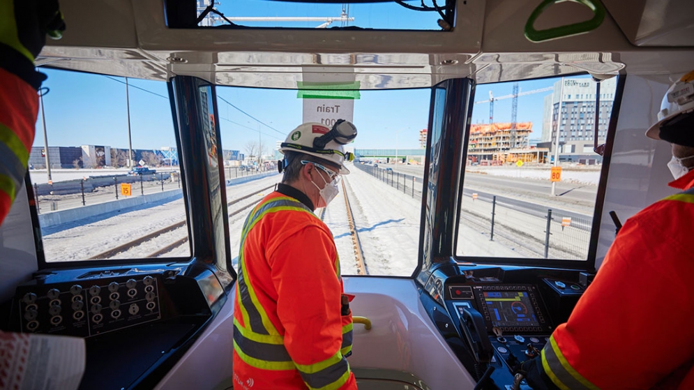 Images de l'intérieur de la voiture du REM pendant les essais sur la Rive-Sud