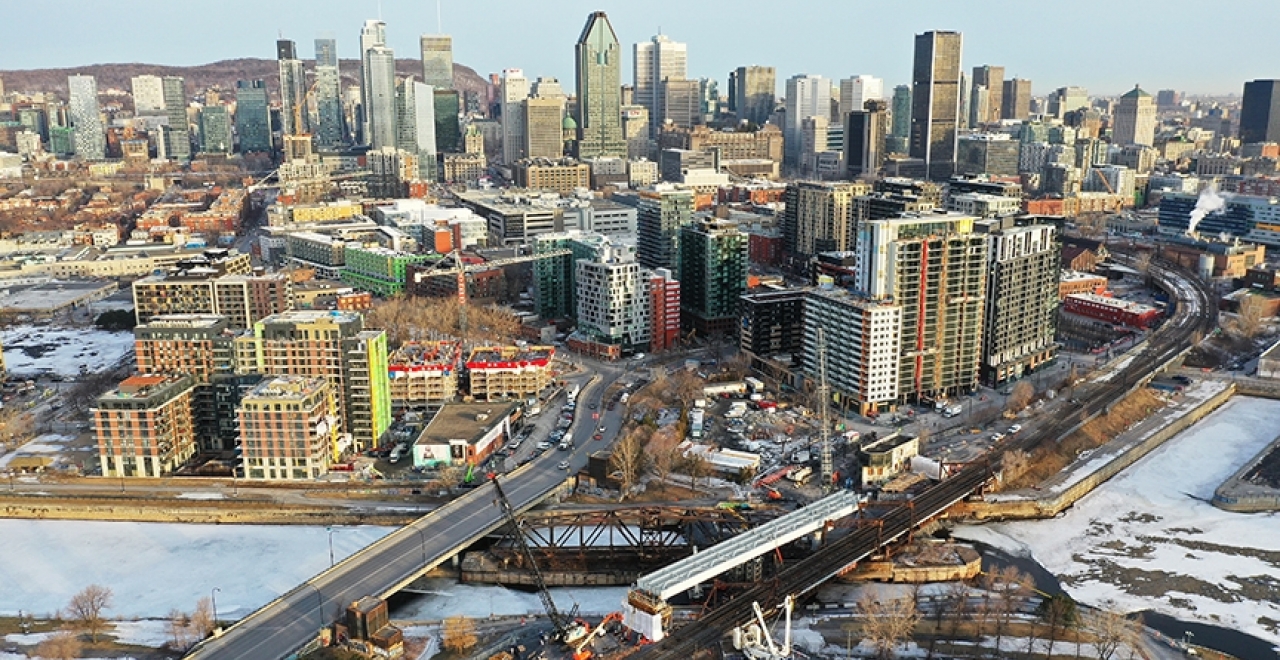 By the end of winter 2019, the first beams for the elevated structure were installed in the Lachine Canal sector.