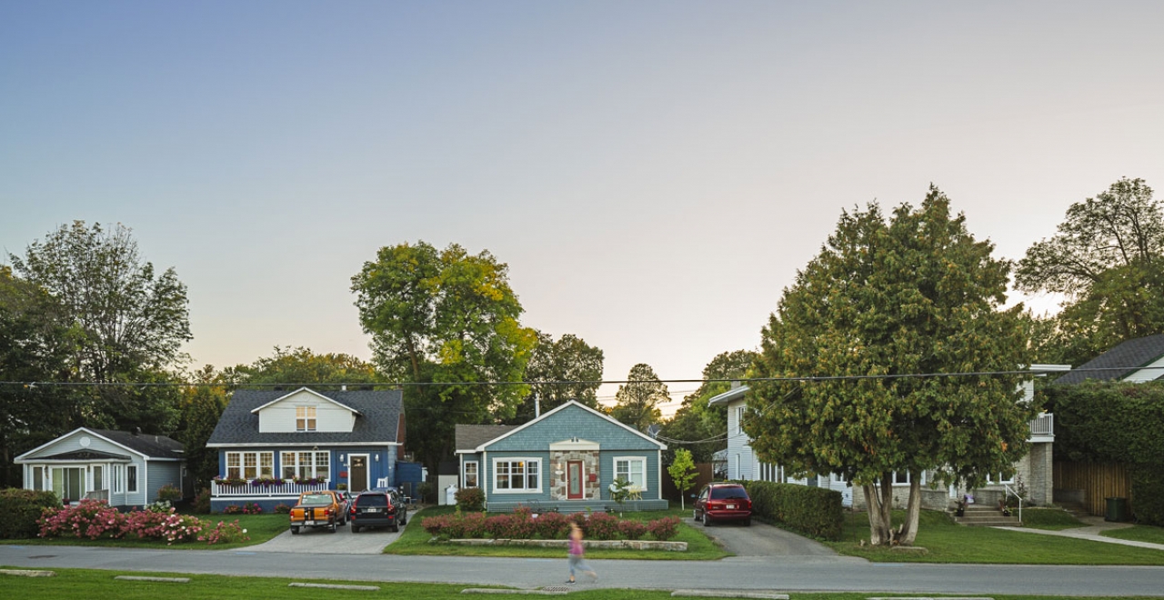 Terminals | As the gateways to the REM, where various types of communities interface, the three terminal stations of Brossard, Anse-à-L’Orme and Deux-Montagnes have been identified as ideal locations for the installation of artwork. 