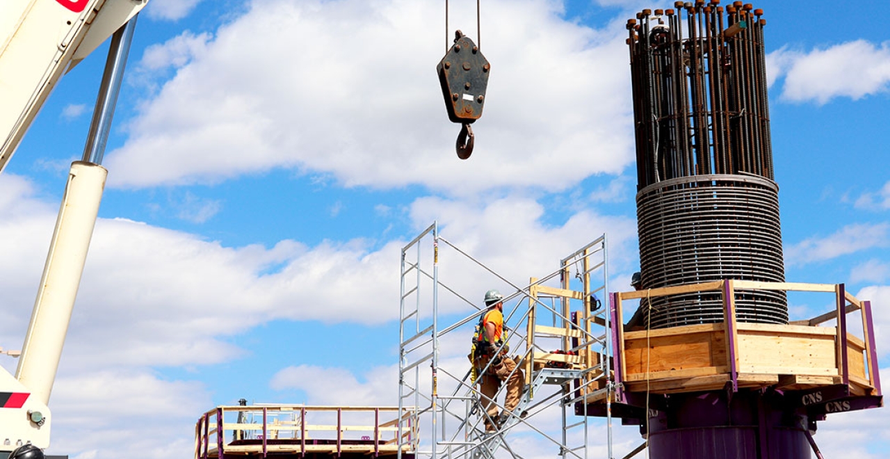 Late 2018: First caisson of the elevated structure of the Anse-à-l’Orme branch. In 2019, the pillars of the future elevated structure appeared.