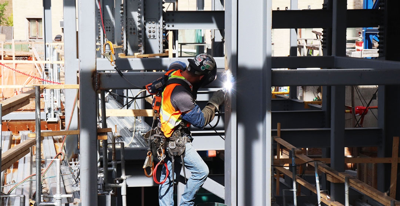 July 2021: End of the construction of the steel structure.