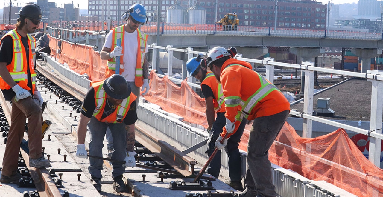 March 2022: Installation of the last rails in the Cross-Country sector.