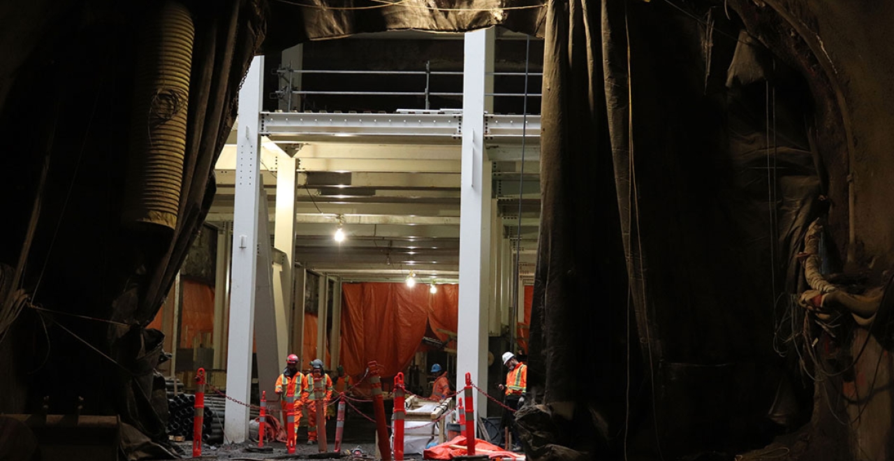 March 2022: Construction of the station’s steel structure.