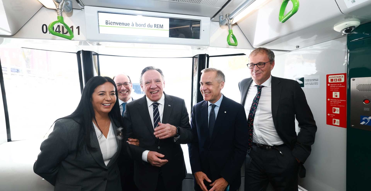 De gauche à droite: Soraya Martinez Ferrada, mairesse de Montréal, Charles Émond, Président et chef de la direction de La Caisse, François Legault, premier ministre du Québec, le très honorable Mark Carney, premier ministre du Canada et Jean-Marc Arbaud, Président et chef de la direction de CDPQ Infra.