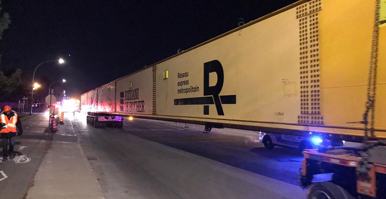The two 87-metre beams travelled against the flow of traffic on Highway 40 West between Kirkland station and Saint-Jean Blvd.