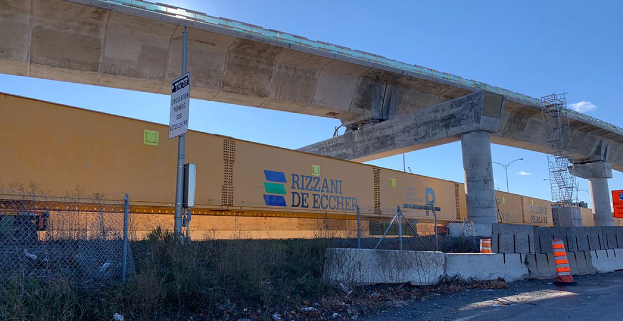 The operation was carried out over several nights in order to limit congestion in the affected areas. The beams were stored awaiting the next phase of the move. 