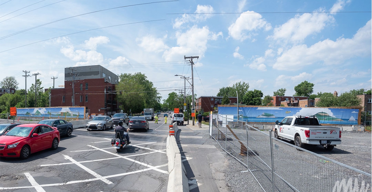 L'oeuvre de Lucas Saenger sur la palissade de chantier du boul. O'Brien.